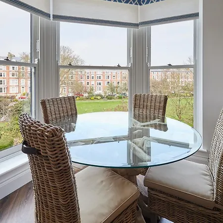 Host & - The Little Lobster