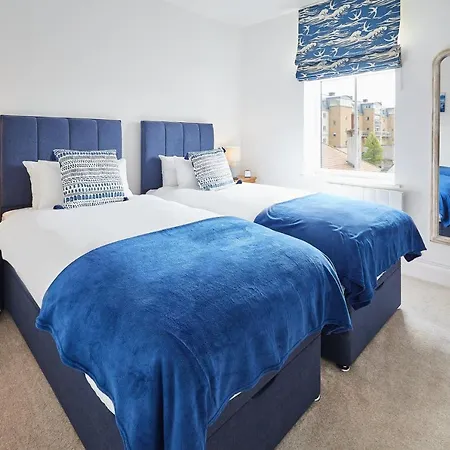 Host & - The Little Lobster *