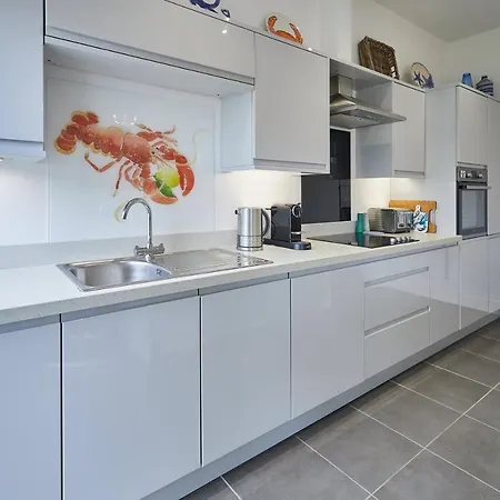 Host & - The Little Lobster Apartman *