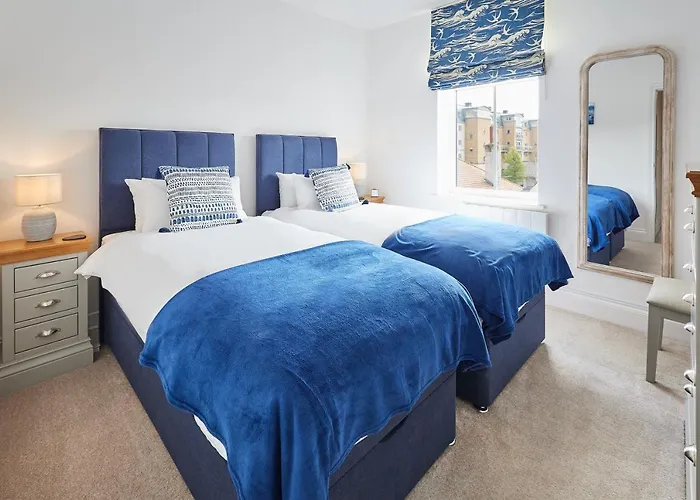 Host & - The Little Lobster *